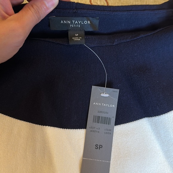 Ann Taylor off shoulder shirt - Picture 3 of 3